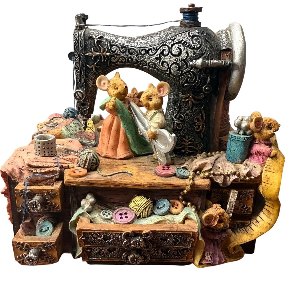 SAN‎ FRANCISCO Mice Sewing Friendship mouse quilt heavy -no music box!